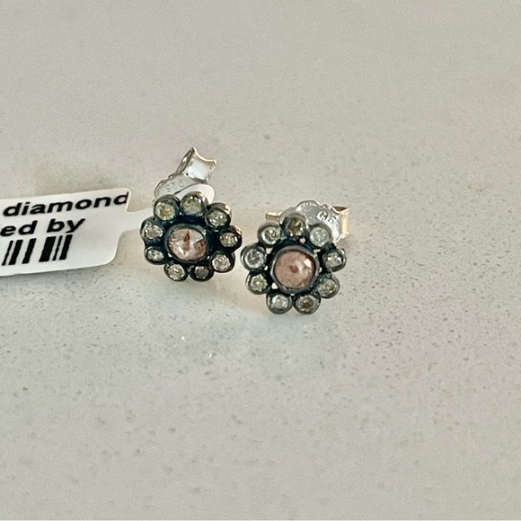 One of a kinds Rose cut Diamond flower Earrings. - Picture 2 of 7